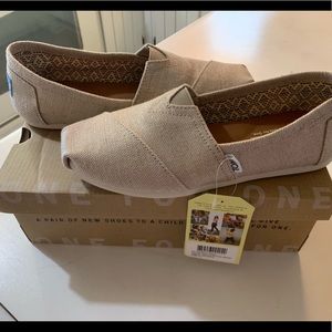Toms women’s size 7.5